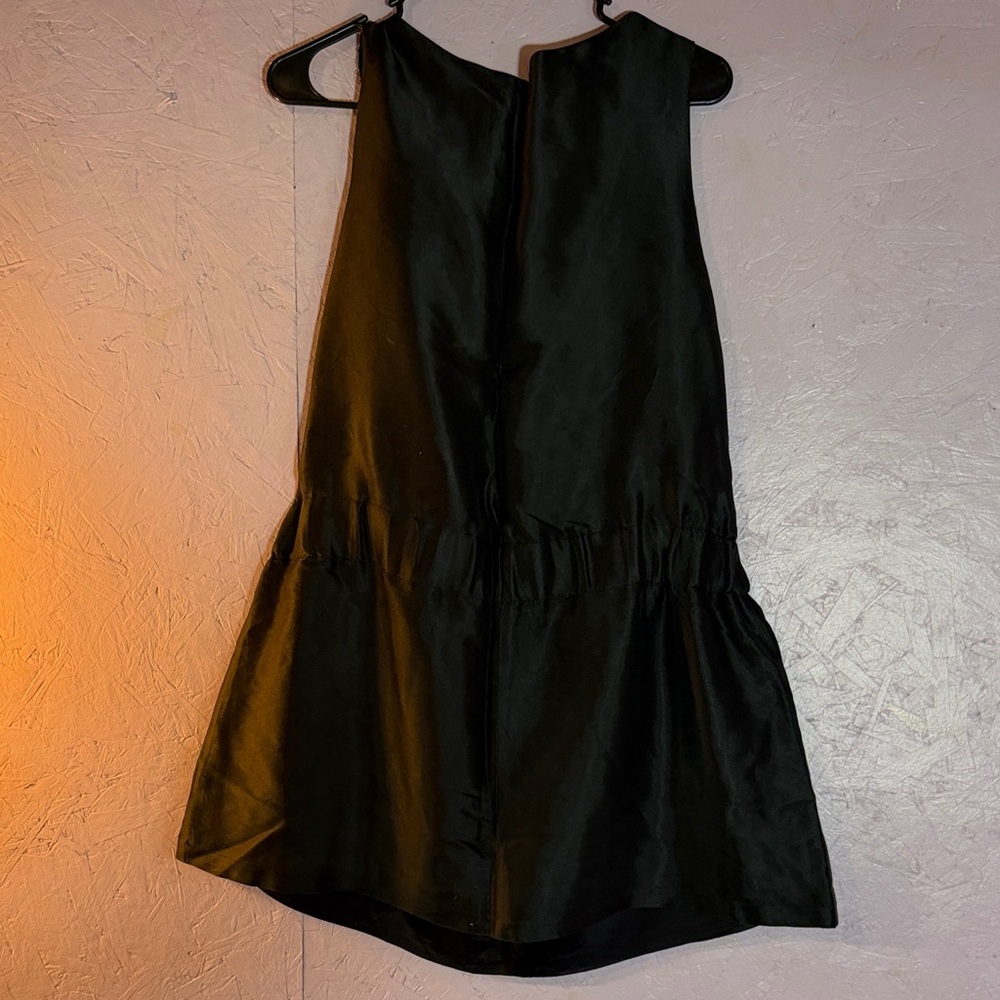 Black Sleeveless Shirt - Picture 3 of 3